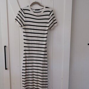 Vici Fore Black and White Striped Sweater Knit Maxi Dress Size Medium